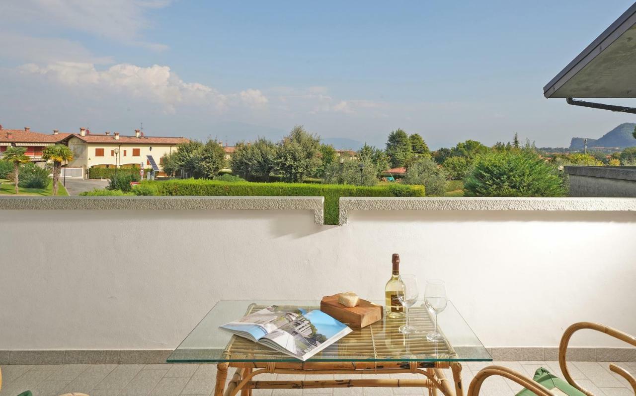 Appartamento Jessica Con Piscina Privata Manerba del Garda Zewnętrze zdjęcie